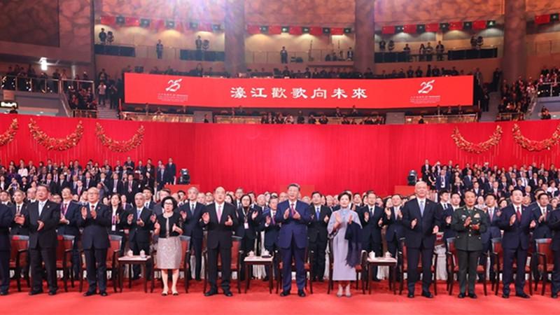 庆祝澳门回归祖国25周年文艺晚会在澳门举行 习近平出席观看